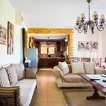 Villa Rossa *